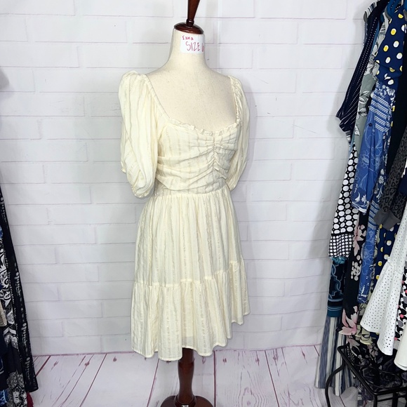 NWOT |•HEARTLOOM•| Cute Little Ivory With Gold Dress Size Medium (1 of 2) - Picture 3 of 11